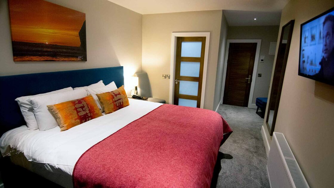 Marine Hotel Guestroom